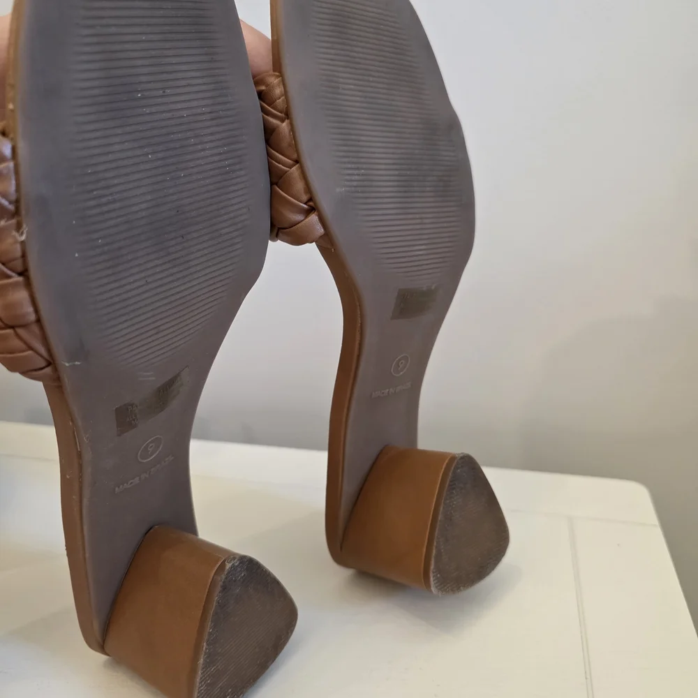 Steve Madden Tan Woven Slide On Heels - Picture 8 of 8